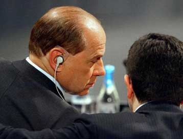 Μεσολαβητικό ρόλο επιδιώκει να αναλάβει η Ιταλία στο ζήτημα του ευρωστρατού