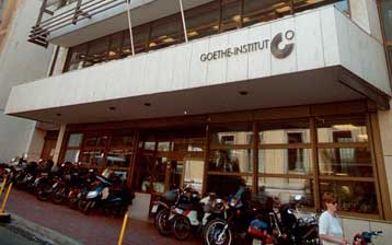 Απαραίτητη η άδεια του υπ.Δικαιοσύνης για κατασχέσεις ακινήτων του γερμανικού Δημοσίου