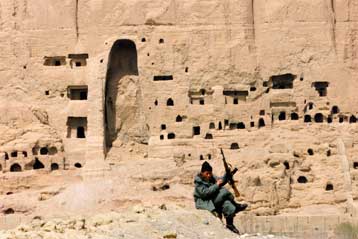 Πρωτοβουλία για την αποκατάσταση των αγαλμάτων του Βούδα από τη Λόρα Μπους