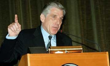 Τα επιτεύγματα της οικονομίας να «μεταφραστούν» στη ζωή του πολίτη, ζητά ο υπ.Αμυνας