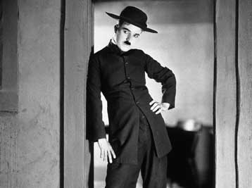 Αγνωστα πλάνα από τα γυρίσματα ταινιών του Τσάρλι Τσάπλιν κυκλοφορούν σε DVD