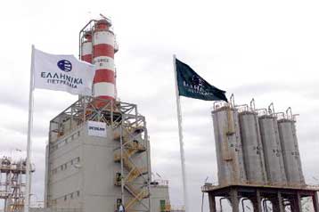 Petrola – Lukoil προσφέρουν 7,5 ευρώ ανά μετοχή για την εξαγορά του 23% των ΕΛΠΕ