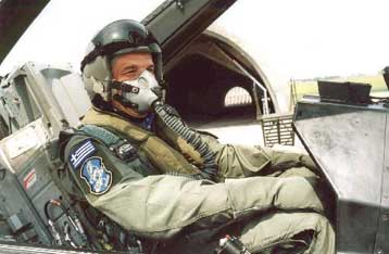 Το Αρχηγείο τη Τακτικής Αεροπορίας στη Λάρισα επισκέφθηκε ο υπουργός Αμυνας