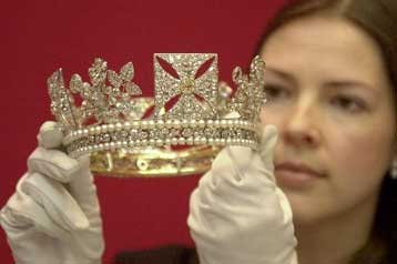 Σπάνιοι θησαυροί παρουσιάζονται στους χώρους του Μπάκινγχαμ