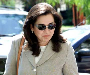 Εκλογή της Ντ.Μπακογιάννη από τον πρώτο γύρο δείχνει δημοσκόπηση της Opinion