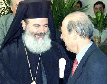 Έχει ανοίξει ο δρόμος για μία συνάντηση Σημίτη – Χριστόδουλου, κατά τον Χρ.Πρωτόπαπα