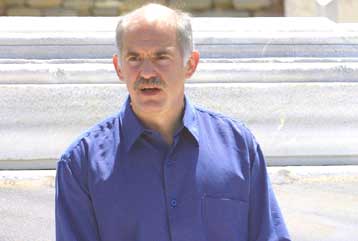 Ο ΥΠΕΞ δεν προσήλθε στην Κυβερνητική Επιτροπή λόγω ασθένειας, επιβεβαίωσε ο Πρωτόπαπας