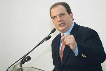 Σκληρή κριτική στην κυβερνητική πολιτική για τα Βαλκάνια άσκησε ο Κ.Καραμανλής