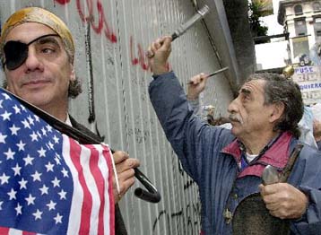 Διαδηλώσεις κατά της κυβέρνησης ξέσπασαν και πάλι στις μεγάλες πόλεις της Αργεντινής