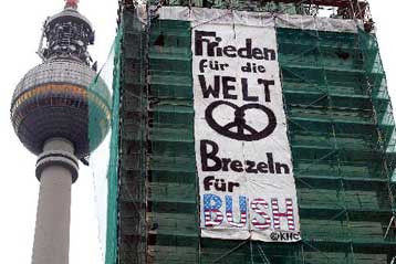 Για τον κίνδυνο ρήξης στις σχέσεις ΗΠΑ – ΕΕ προειδοποιούν Γ.Φίσερ και Τ.Μπλερ