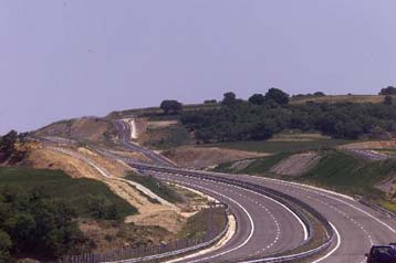 Δάνεια ύψους 1,7 δισ. ευρώ θα χορηγήσει στην Ελλάδα το 2002 η ΕΤΕπ