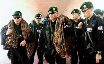 Όχι σε απεργίες στη διάρκεια του Μουντιάλ, προειδοποιεί η κυβέρνηση της Ν.Κορέας