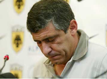 Στα… «μαχαίρια» ΑΕΚ και Σάντος με εξώδικα και καταγγελίες σύμβασης