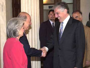 Ευχές και δώρα δέχτηκαν Σημίτης – Καραμανλής για την ονομαστική τους εορτή