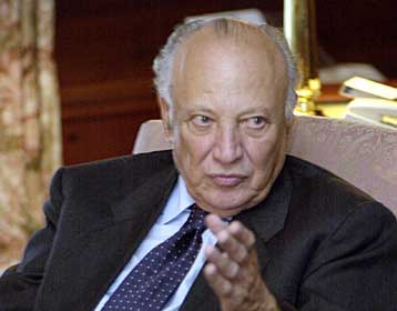 Την πορεία των συνομιλιών για το Κυπριακό θα συζητήσουν Σημίτης – Κληρίδης