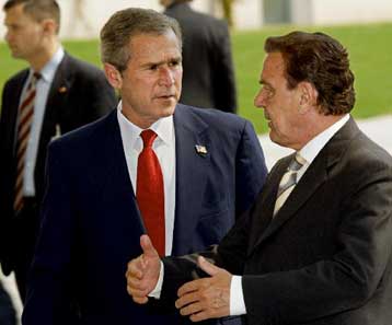 Τη στήριξη της ΕΕ στον πόλεμο κατά της τρομοκρατίας ζητά ο Μπους από το Βερολίνο