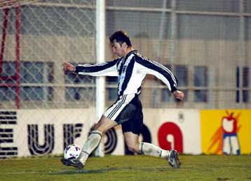 Υπέγραψε ο Βασίλης Μπορμπόκης με την ΑΕΚ για 240.000 ευρώ και 1+1 χρόνο