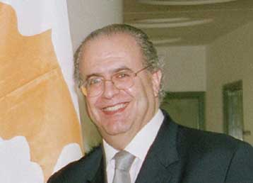 Το θέμα της ασφάλειας επί τάπητος στις απ ευθείας συνομιλίες Κληρίδη – Ντενκτάς