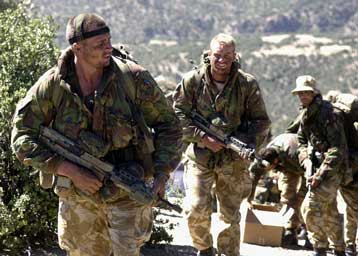 Οι συμμαχικές δυνάμεις εισέβαλαν σε στρατόπεδο των Ταλιμπάν κοντά στο Κανταχάρ