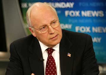 Θα απαντήσουμε σκληρά σε οποιαδήποτε τρομοκρατική επίθεση, προειδοποιεί ο Τσένι