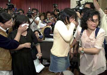 Σε εξέλιξη επιχείρηση περισυλλογής των θυμάτων του Boeing της China Airlines