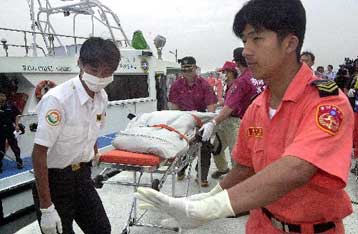 Καμία ελπίδα για επιζώντες από την πτώση του Βοeing της China Airlines