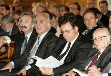 Για το «κρυφό έλλειμμα» που ανέρχεται στο 25% του ΑΕΠ, προειδοποιεί ο ΟΟΣΑ