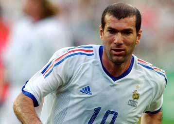 Τραυματίστηκε ο Ζιντάν στο φιλικό της Γαλλίας με τη Ν.Κορέα