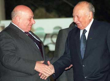 Καλύτερες οι προοπτικές για λύση του Κυπριακού, παρά τις δυσκολίες, δήλωσε ο Ντενκτάς