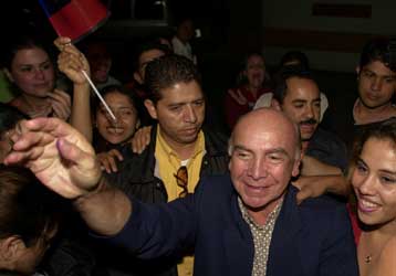 Πολιτικό άσυλο χορήγησε η Κολομβία στον επικεφαλής του πραξικοπήματος στη Βενεζουέλα