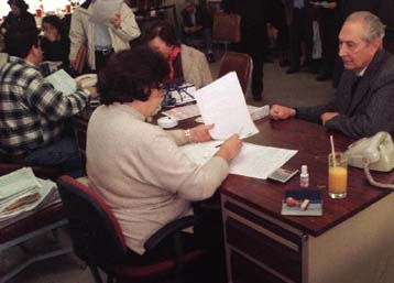 Από 1η Ιουλίου αρχίζει η καταβολή του οικογενειακού και του έκτακτου επιδόματος