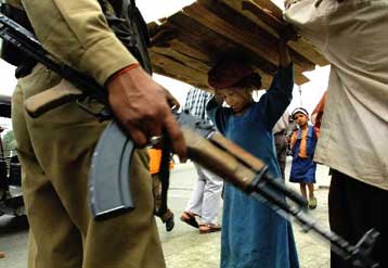 «Επικίνδυνη και απογοητευτική» η στάση του Πακιστάν, υποστηρίζει η ινδική κυβέρνηση