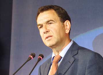 Αισιόδοξος ότι θα νικήσει στο β γύρο των δημοτικών εκλογών ο Βούγιας