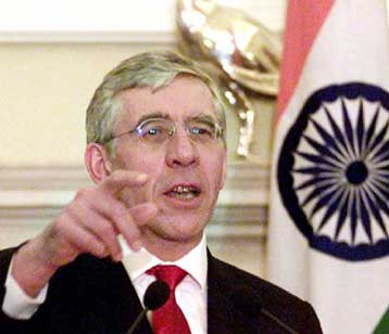 Το Πακιστάν δεν αποκλείει το ενδεχόμενο χρήσης πυρηνικών όπλων κατά της Ινδίας