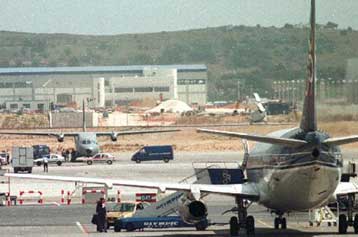 Υπεγράφη το Προεδρικό Διάταγμα για τα ιδιωτικά αεροδρόμια