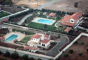 «Μάχη» εταιρειών εν όψει των ενοικιάσεων κατοικιών στους Αγώνες το 2004