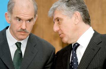 Θέμα ενιαίας έκφρασης στην εξωτερική πολιτική θα θέσει ο Γ.Παπανδρέου στο Μαξίμου