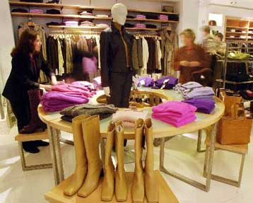 Ρούχα, διασκέδαση και παιδεία οι νέες προτιμήσεις του Έλληνα καταναλωτή, κατά το ΙΟΒΕ