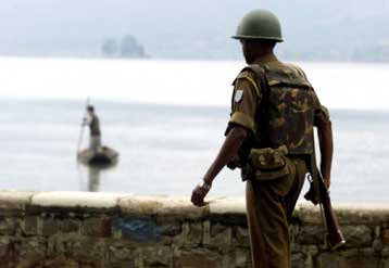 Ένας Ινδός στρατιώτης νεκρός σε σφοδρή ανταλλαγή πυρών στη ζώνη ασφαλείας του Κασμίρ