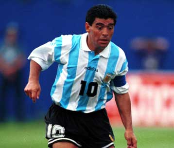 Η κούρσα του Μαραντόνα ψηφίστηκε ως το κορυφαίο γκολ του αιώνα