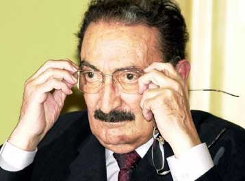 Από Πάρκινσον πάσχει ο Μπουλέντ Ετζεβίτ, σύμφωνα με τον τουρκικό Τύπο