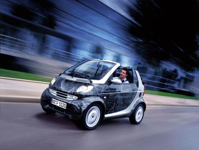 Ανανεωμένη εμφάνιση και πλουσιότερος εξοπλισμός για τα Smart