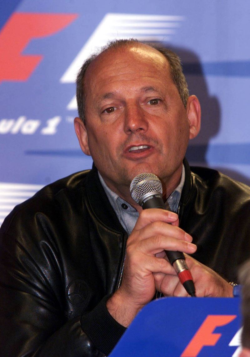 Δύσκολες στιγμές περιμένουν τη McLaren, υποστηρίζει ο R.Dennis