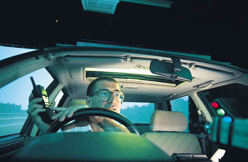 Κινητό τηλέφωνο και οδήγηση: Απαγορευμένη σχέση