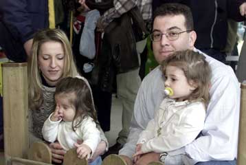 Πριμ για τη φροντίδα των παιδιών και στους άνδρες προβλέπει το ασφαλιστικό νομοσχέδιο