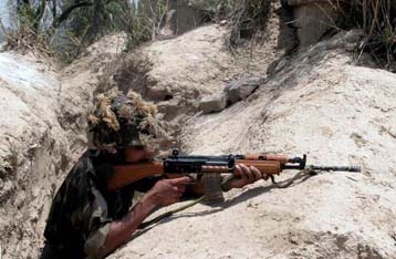 Νέες ανταλλαγές πυρών στην ινδοπακιστανική μεθόριο – Προσπάθειες ειρήνης από τη Ρωσία