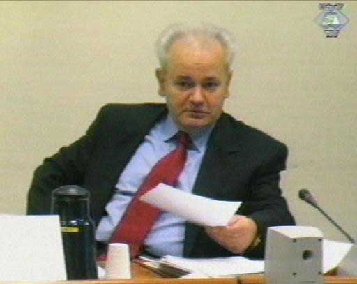 Από το 1996 γνώριζε ο Μιλόσεβιτς για τις ωμότητες στο Κόσοβο, σύμφωνα με την HRW