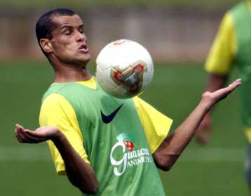 Με τιμωρία από την FIFA απειλείται ο Ριβάλντο-Την Τετάρτη η απόφαση