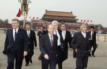 Ελλάδα και Κίνα πέτυχαν ένα μικρό οικονομικό θαύμα, δήλωσε από το Πεκίνο ο Κ.Σημίτης