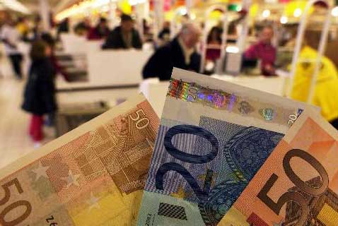 Ενισχύθηκε η καταναλωτική εμπιστοσύνη στη Γαλλία το Μάιο